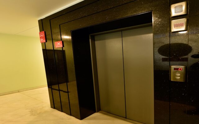 OYO 4155 Hotel The Sudesh вид на фасад