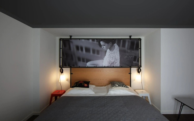 Zoom Hotel
