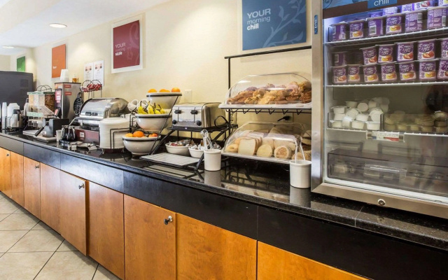 Quality Inn Darien - North Brunswick