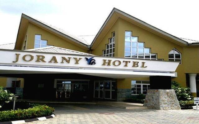 Отель Jorany Hotel Нигерия, Калабар - отзывы, цены и фото номеров - забронировать отель Jorany Hotel онлайн вид на фасад