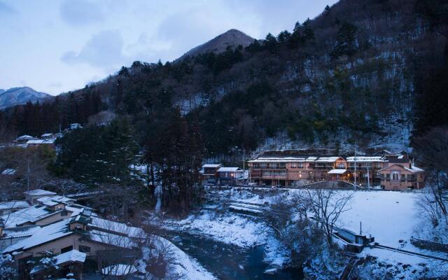 Отель Kashiwaya Ryokan Shima Onsen вид на фасад