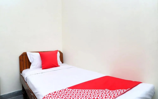 OYO 29193 Amrit Guest House