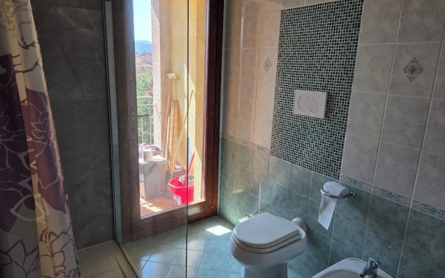 Charming Apartment in La Maddalena With Private Terrace