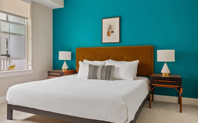 Denver | Family Ready 2BD/2BA Riverfront Apartment