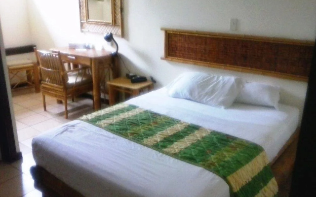 Paradise Inn