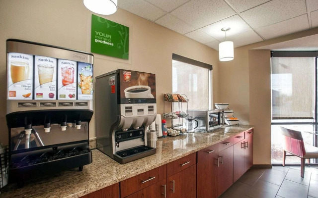 Quality Inn & Suites near St. Louis and I-255