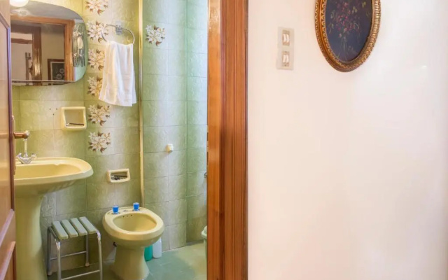 Apartment Βυρωνος