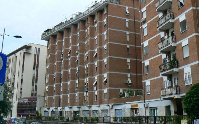 Отель Tourist House Ostiense Италия, Рим - отзывы, цены и фото номеров - забронировать отель Tourist House Ostiense онлайн вид на фасад