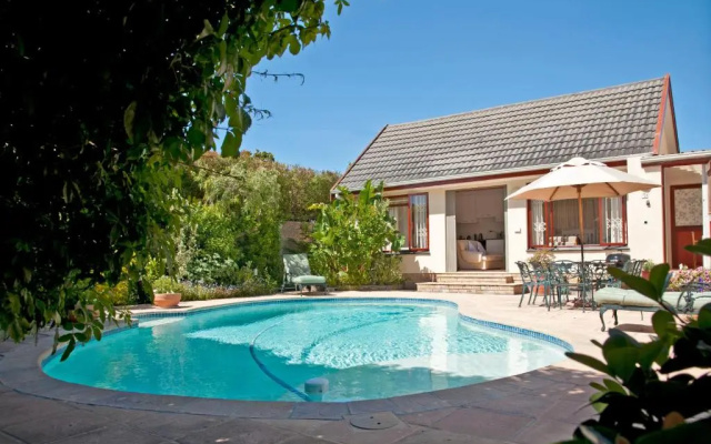 Pinoak Cottage Constantia