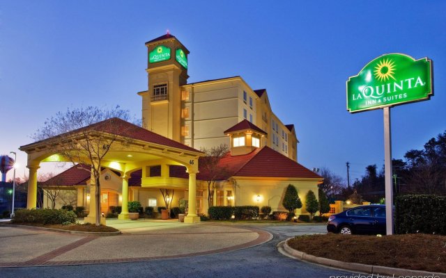 La Quinta Inn & Suites by Wyndham Greenville Haywood in Greenville, United States of America from 100$, photos, reviews - zenhotels.com hotel front