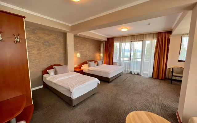 Hotel Millennium
