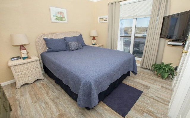 Sandpiper Cove 2138 2 Bedroom Condo by RedAwning