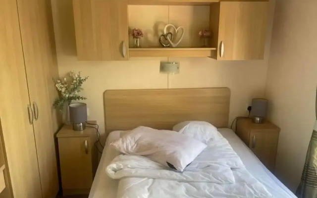 Sunny Chalet Retreat in Skegness