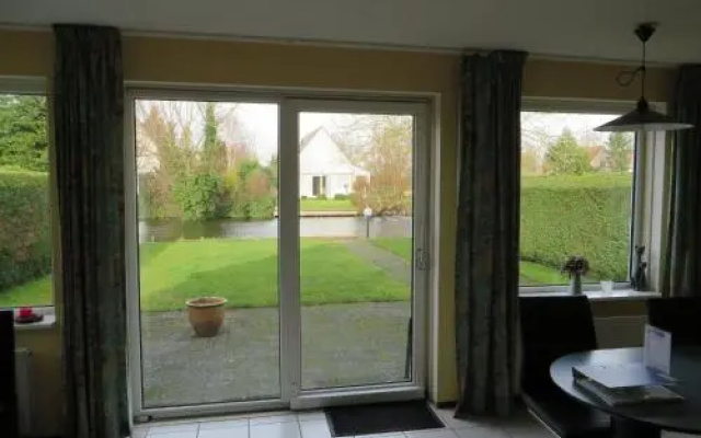 Holiday home Bungalowpark De Vlietlanden 1