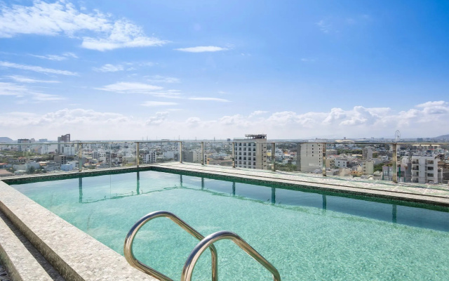 Palazzo Da Nang Beach Hotel