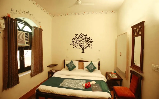 Vista Rooms at Indira Colony