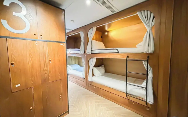 Tropical Dorm Hostel Da Nang by Haviland