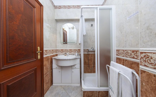 W 03 - Bedroom 3 in Topside Luz Guesthouse