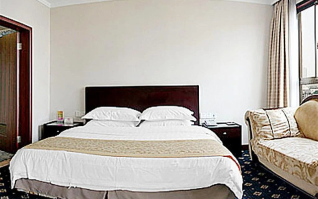 Golden Bridge Holiday Hotel