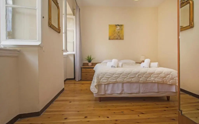 Downtown Apt at Filellinon