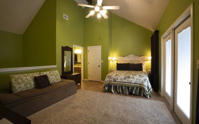 Gruene Getaway 3 Bedroom Condo