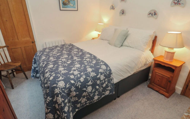 1 Rowes Cottages