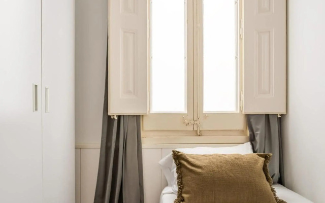 Ronda Sant Pere Private City Center 3Bedroom Suite B