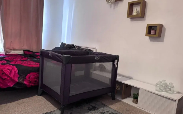 1br-sleeps4-35mintocentrallondon-40mintoheathrow