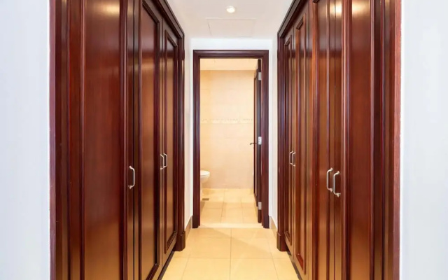 Luxury Living Next to Dubai Mall Burj Khalifa