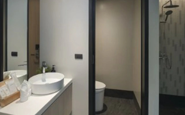Отель JonoX Phuket Karon Hotel