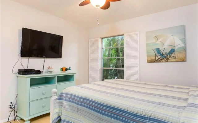 Crescent Street 1138 A - Two Bedroom Condo