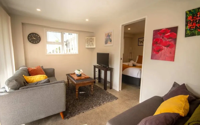 Centrally Located 1 Bedroom Apartment in Auckland