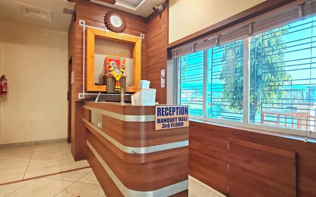 Hotel Meera Regency