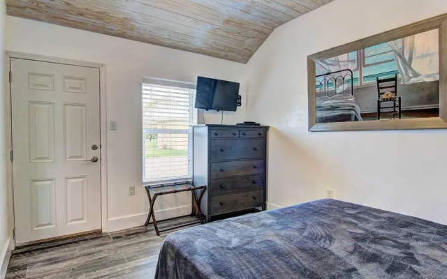 Coastal - 1 Br Home