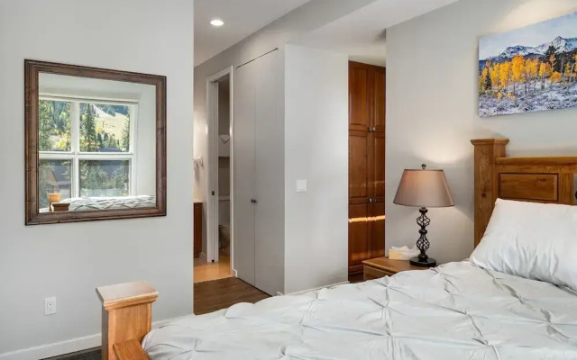 Riverside Retreat 2 Bedroom Condo