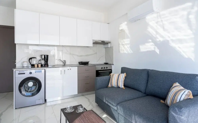 Rosemont Studio With Balcony in Larnaca