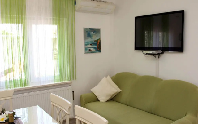 Apartment in Grebastica Near the Sea