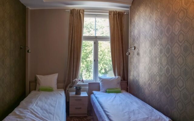 Отель Villa Kadriorg Hostel Эстония, Таллин - отзывы, цены и фото номеров - забронировать отель Villa Kadriorg Hostel онлайн комната для гостей