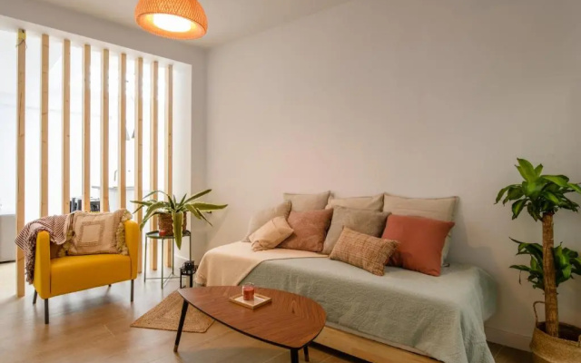 Romea Suites