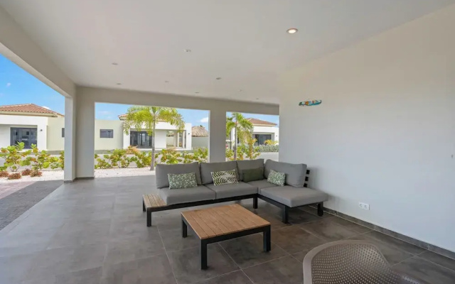 Villa Amber with pool at mambo beach