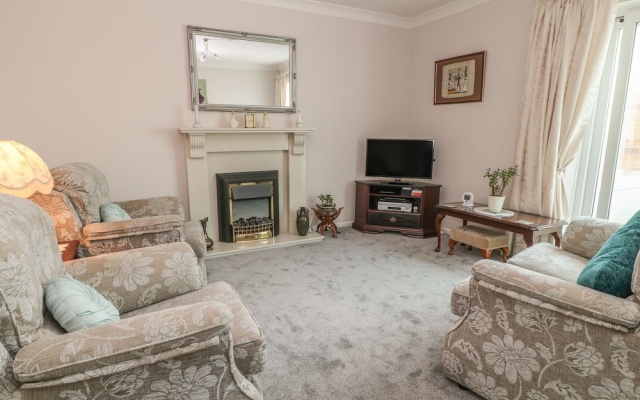 5 Rose Hill Close