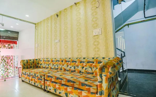 Fabhotel Cosmos