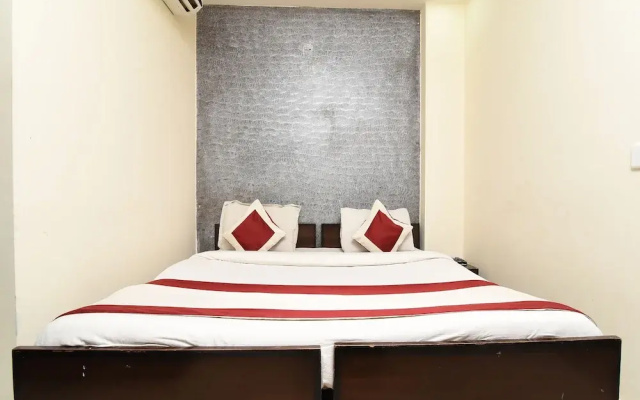 OYO 23677 Hotel Marina
