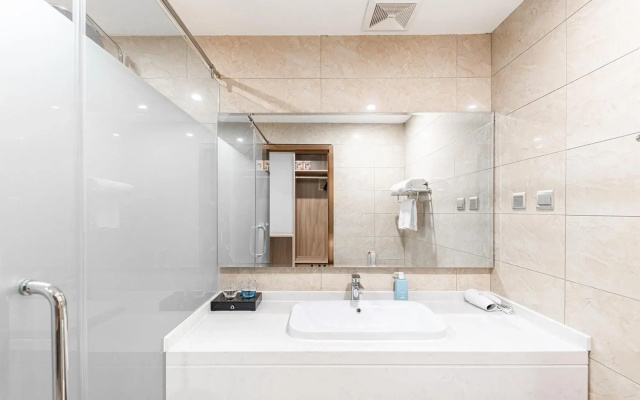 Starway Hotel (Chifeng Wanda Plaza)