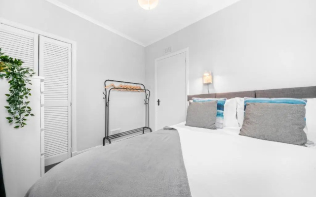 McCulloch Apartment