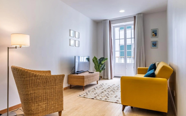 Ribeira das Casas Apt 1B by Homie