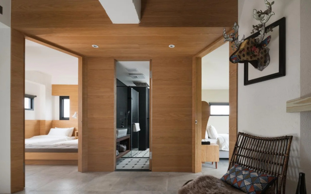 Black House