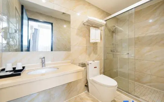 Lianbang Hotel (Shanghai Pujiang Town Minrui Road Subway Station)
