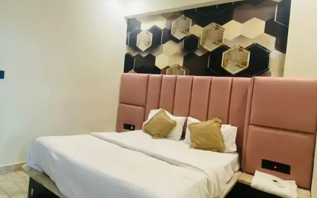 Hotel Rising Gest