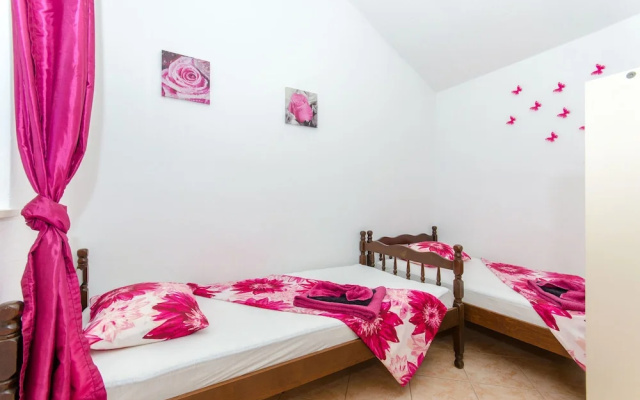 House Romantica